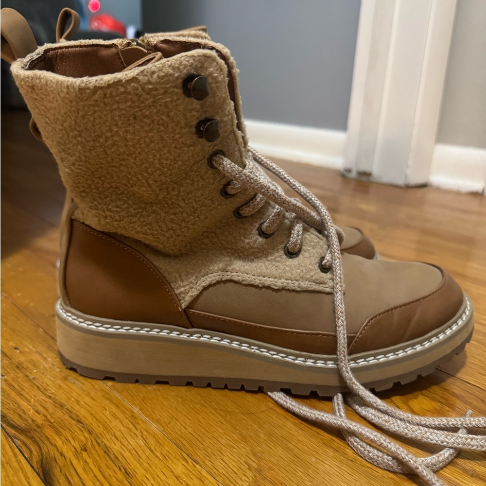 Universal thread boots